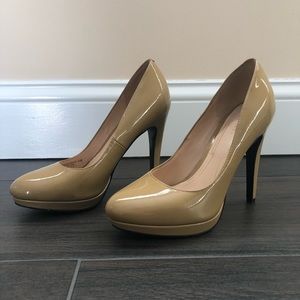 Cole Haan Classic Nude Patent Leather Pump Size: 6.5
